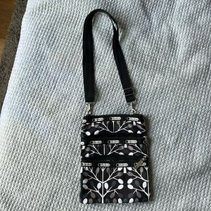 LIKE NEW LESPORTSAC BAG
